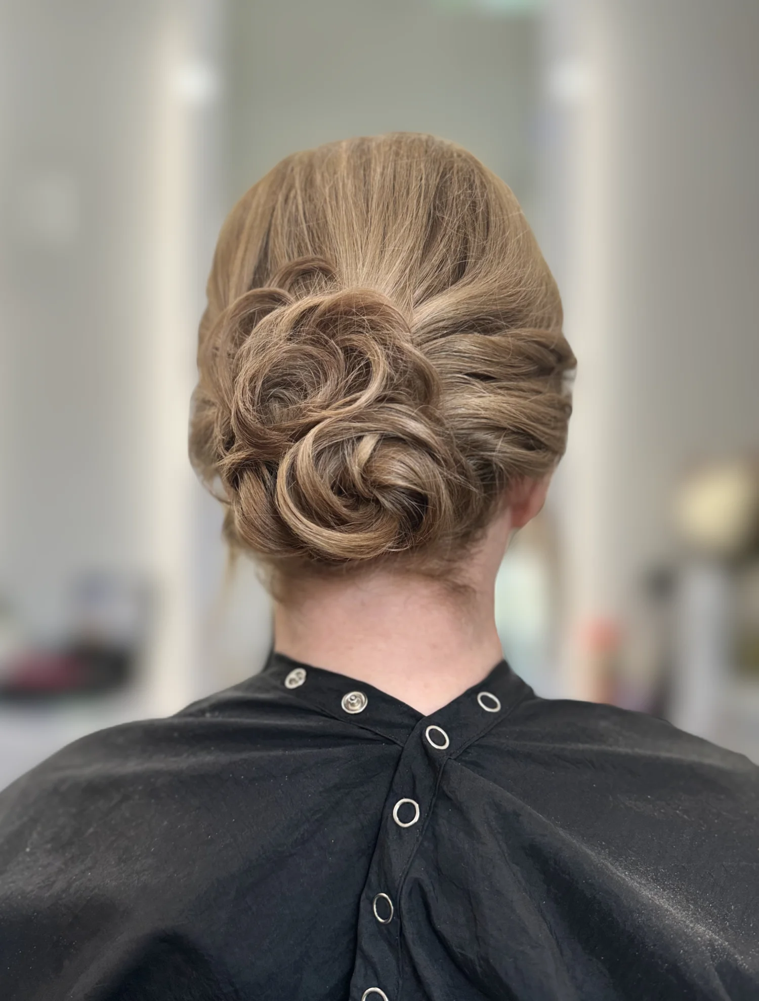 Fabi Hair and Makeup – Professional hairstyling & makeup for any occasion! Specializing in blowouts, haircuts, balayage, highlights, Mega Hair, and keratin treatments (with or without formaldehyde). Service in New York